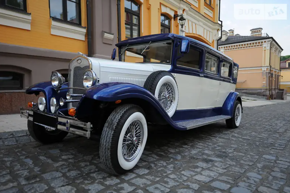 Три найефектніші ретроавто, які продають в Україні: ціни і фото